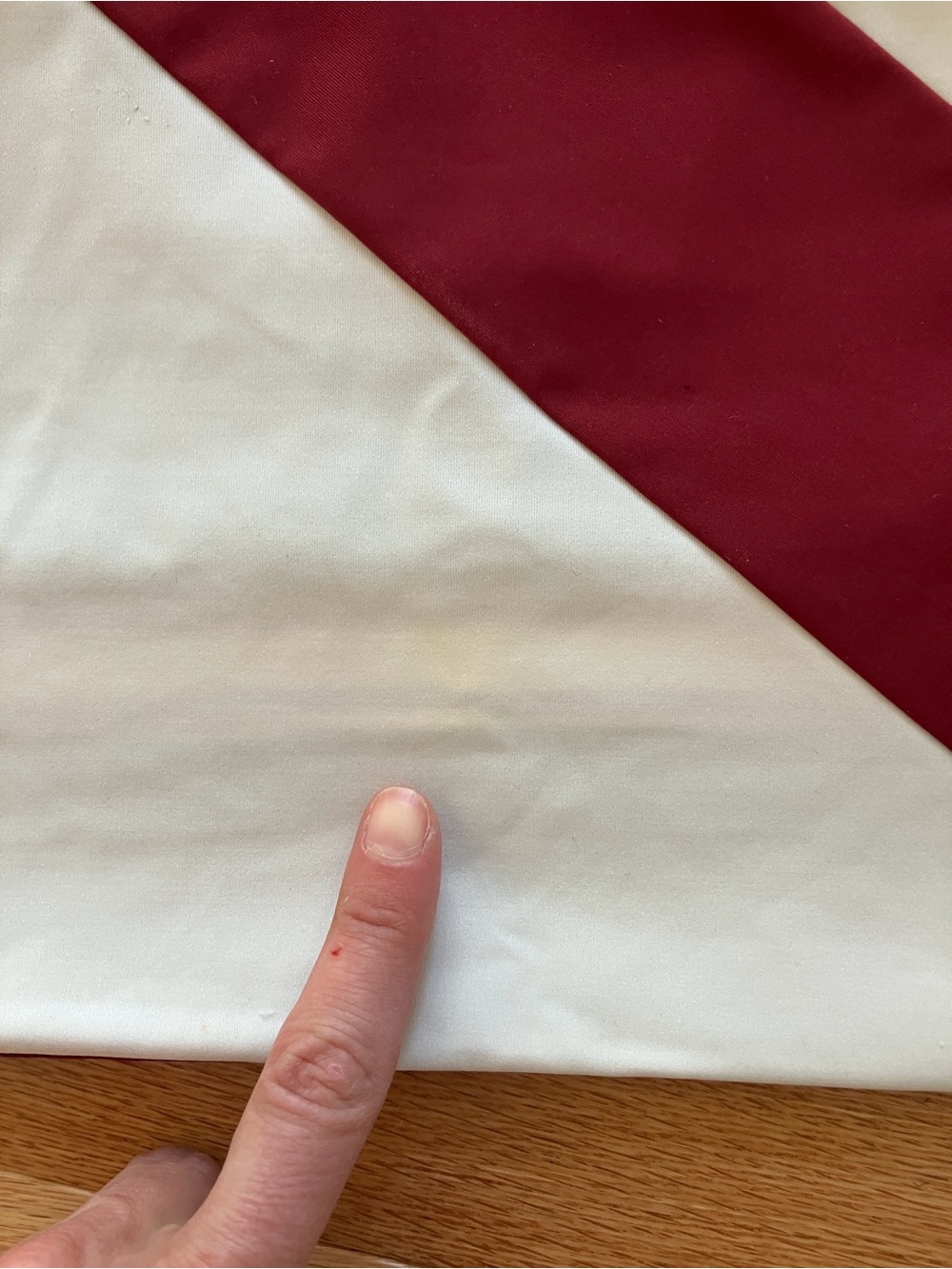 Tracksmith White and Burgundy Bell Lap Top - Picture 5 of 7